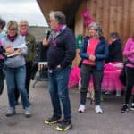 Marche en fillière, ladies' walk event, pink-themed charity walk in France, community gathering for breast cancer awareness, outdoor health activity.